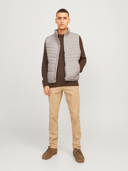 F_12256987_M_4514683_Front Full