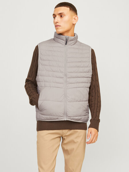 F_12256987_M_4514683_Front