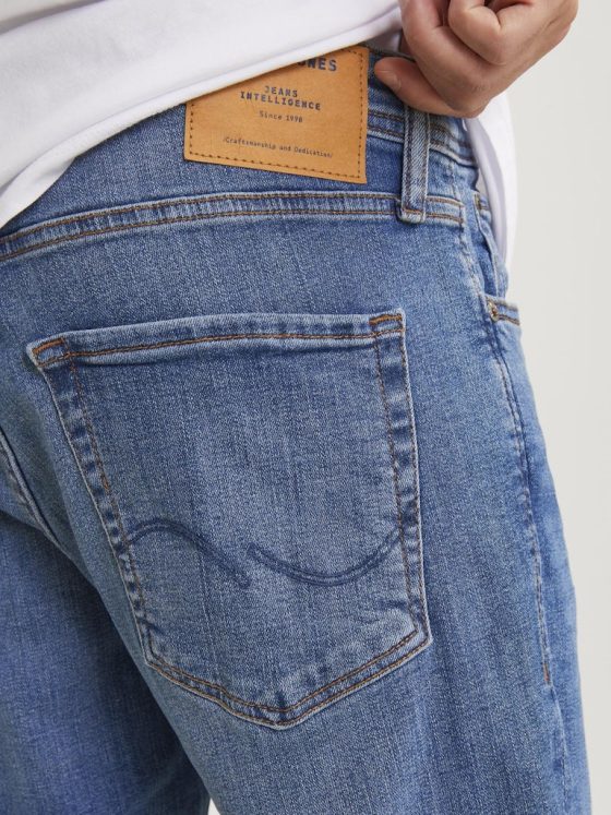 JACK&JONES_FallWinter2018_2937269_12146866_4