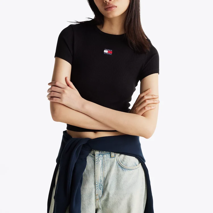 TOMMY JEANS WOMEN SLIM BADGE RIB TEE DW0DW20463